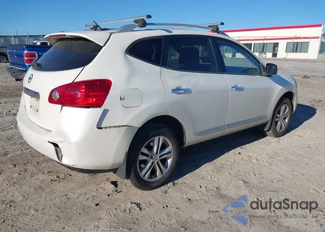 2015 Nissan Rogue Select S z USA, uszkodzony, nr VIN JN8AS5MT7FW663009